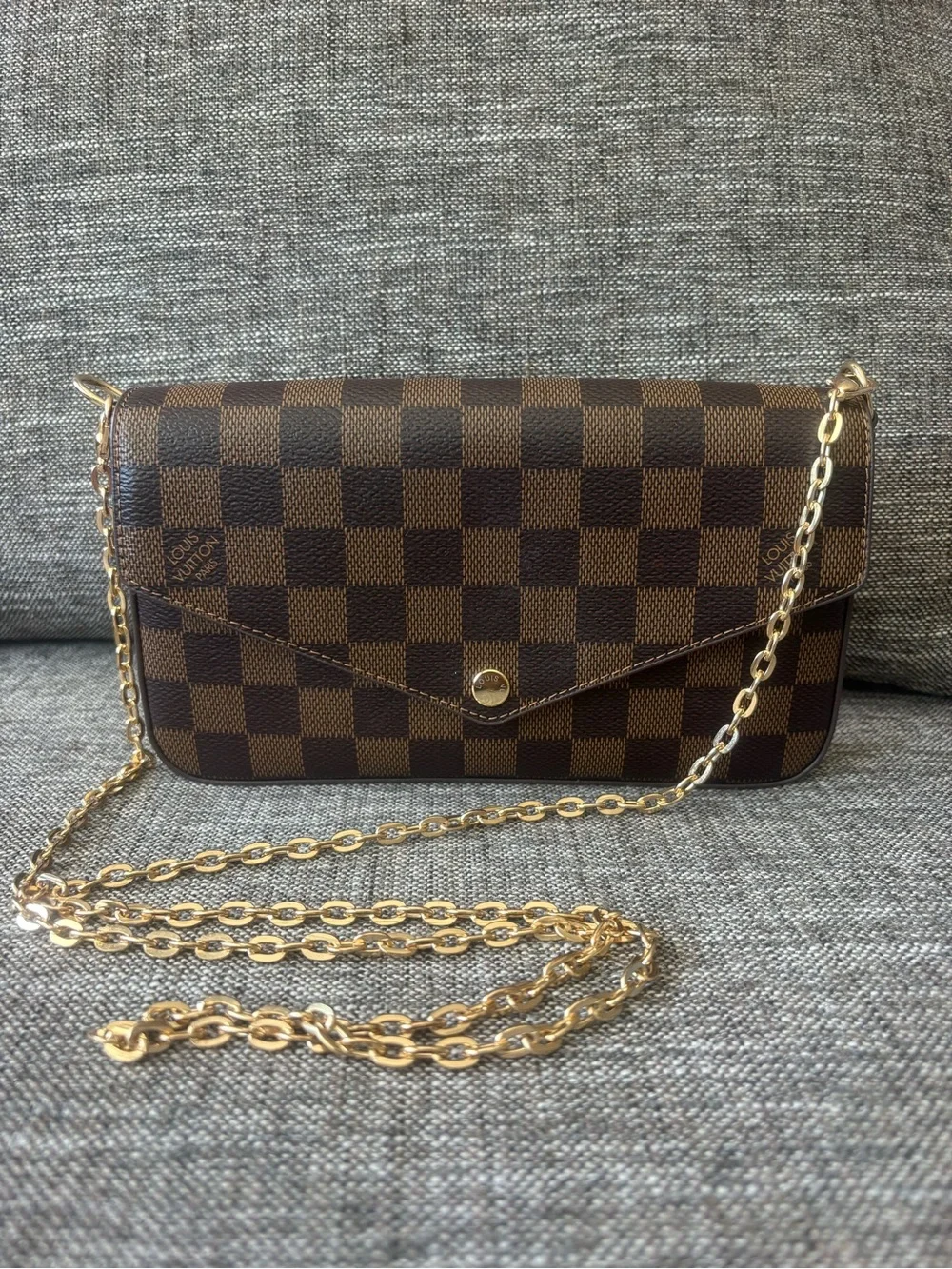 LOUIS VUITTON POCHETTE FELICIE
